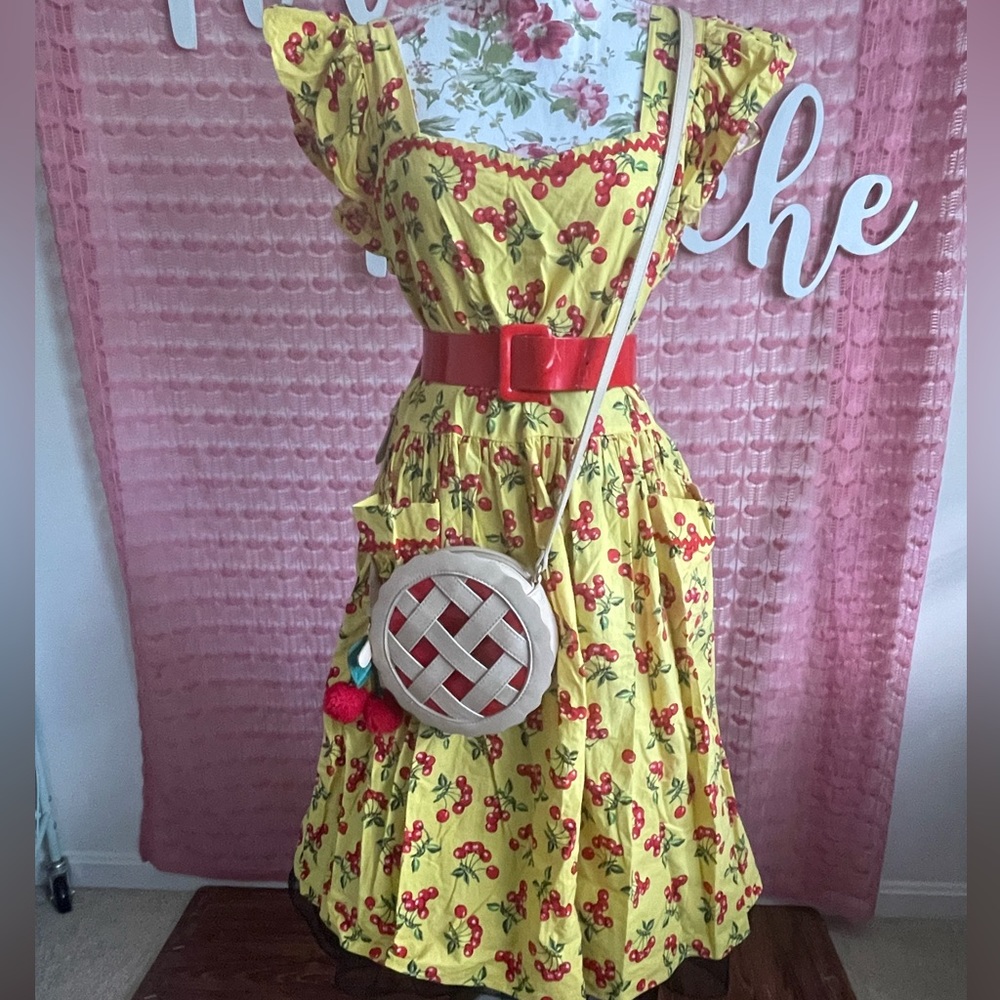 Bernie Dexter Retro 1940’s/‘50s Yellow Cherry Print Ruffle Apron Dress 👗 🍒